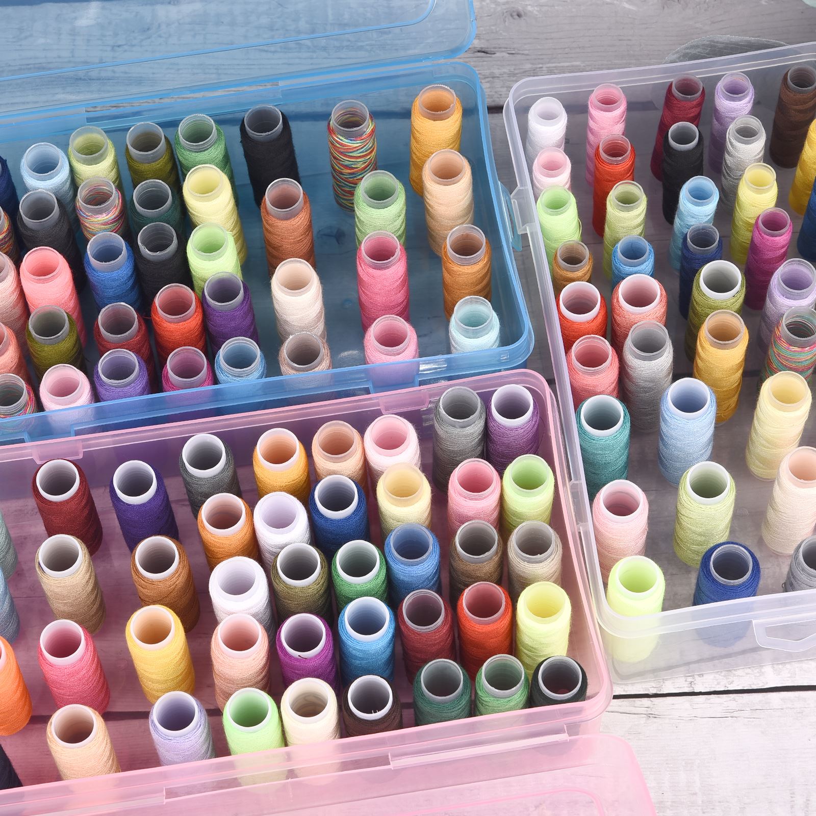 Caixa de linhas de costura de  - Bobbin Organizer Box avaliação e preço